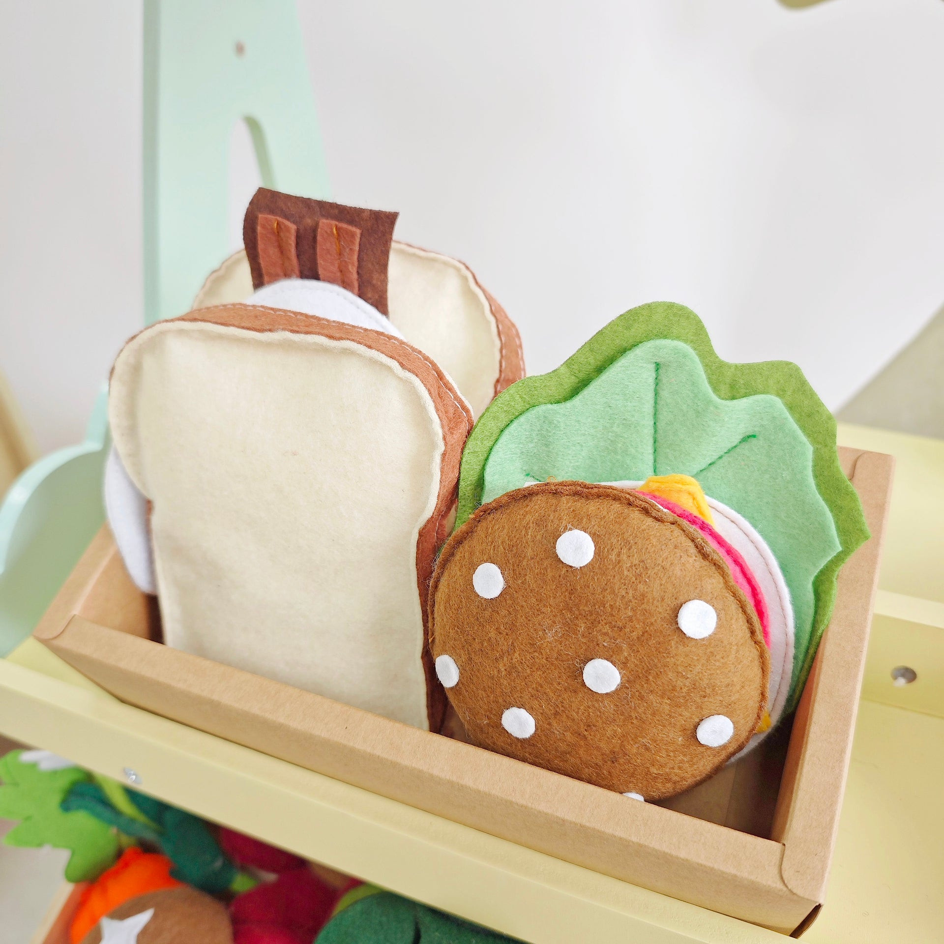 13-Piece Felt Hamburger Toy Set, Pretend Play Food for Kids, Sewn Felt Sandwich & Hot Dog Kitchen Role Play, Educational Preschool Toys